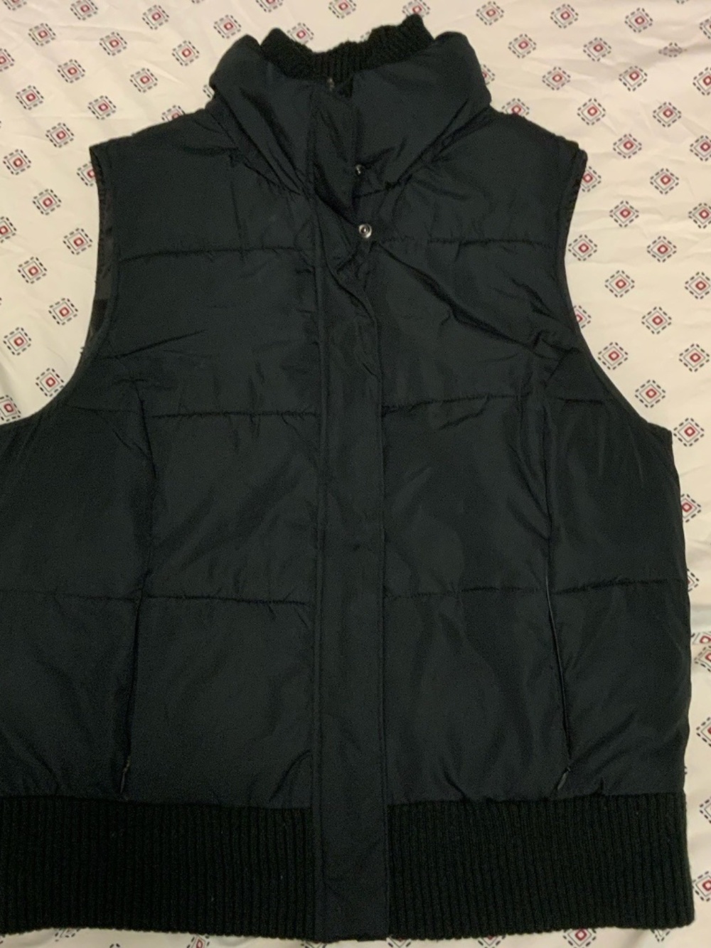 Merona Women’s Large Black Puffer Vest Jacket Quilted Collared Sleeveless Coat